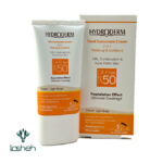 کرم ضدآفتاب SPF50 فاقد چربی با پوشش کرم پودری هیدرودرم بژ روشن جلوی محصول و جعبه