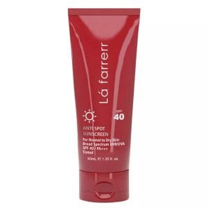 ضد آفتاب رنگی لافارر مناسب پوست چرب